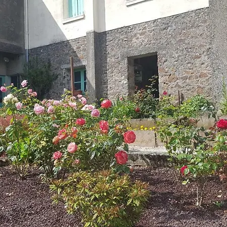 Ker Andre A 15 Minutes Du Puy Du Fou *